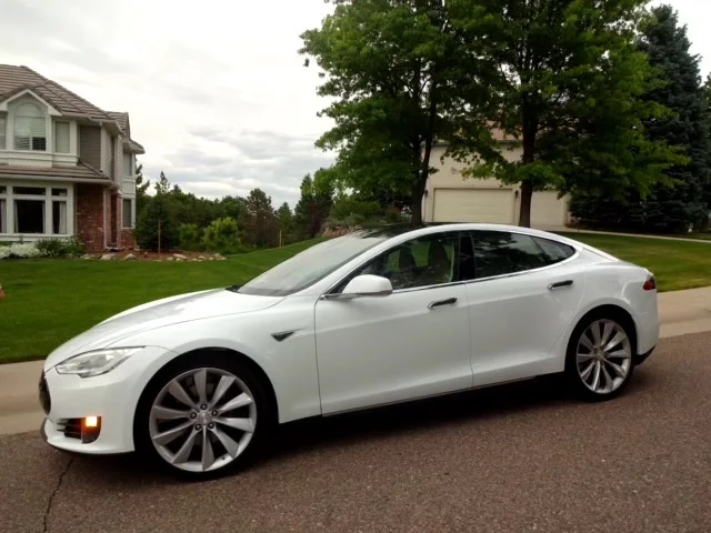 Tesla Model S 85